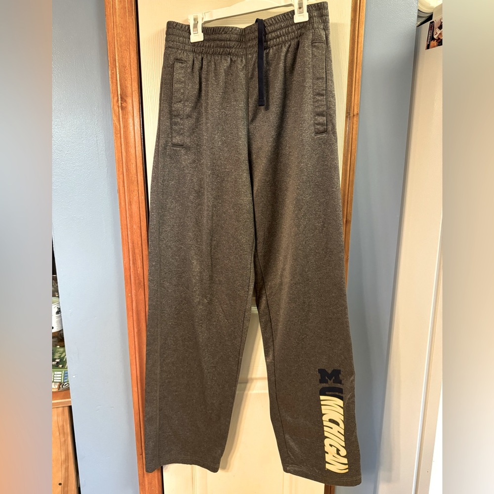 Section 101 by KA apparel University of Michigan sweat pants size medium
